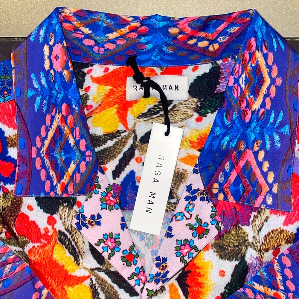 aRAGA MAN button up short sleeve shirt.
